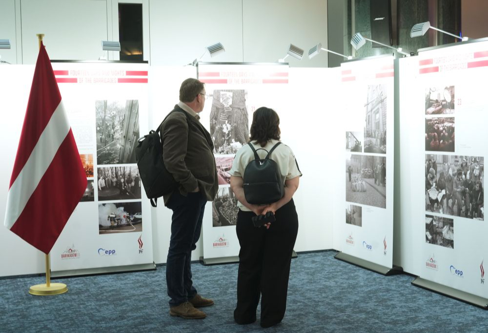 Barikāžu 35 gadu atceres izstādes atklāšana Eiropas parlamentā.