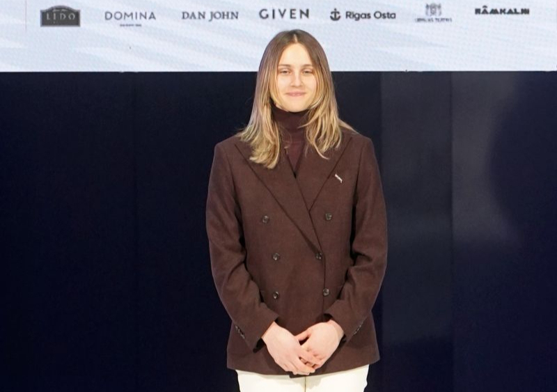 Kalnu slēpotāja Dženifera Ģērmane.