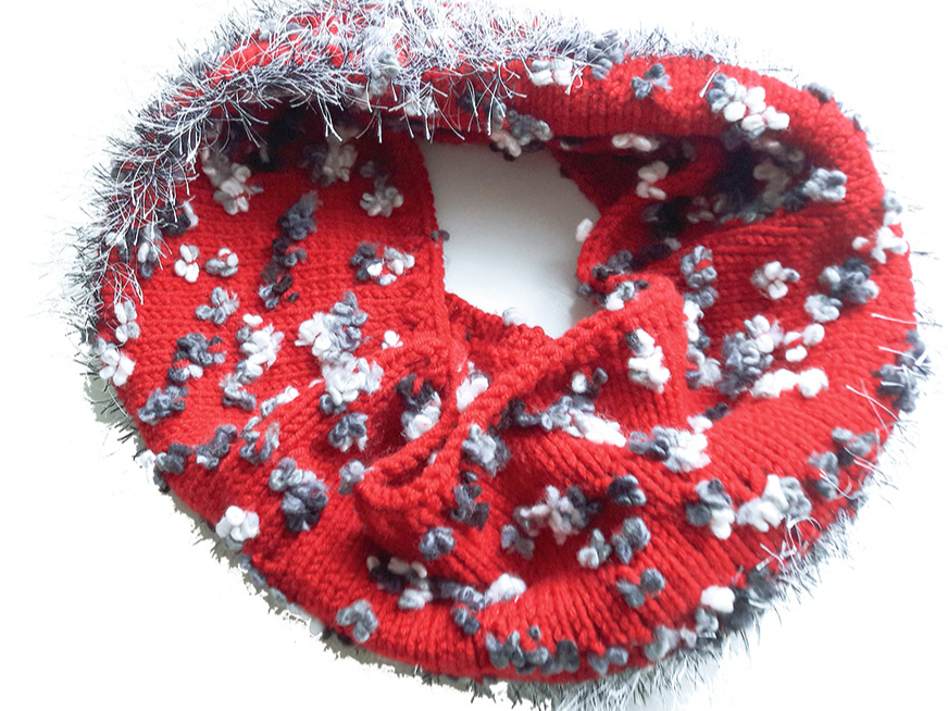 Šalllveida apkakle.