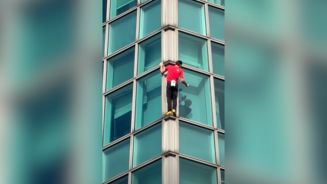 Alekss Honnolds kāpiena laikā.