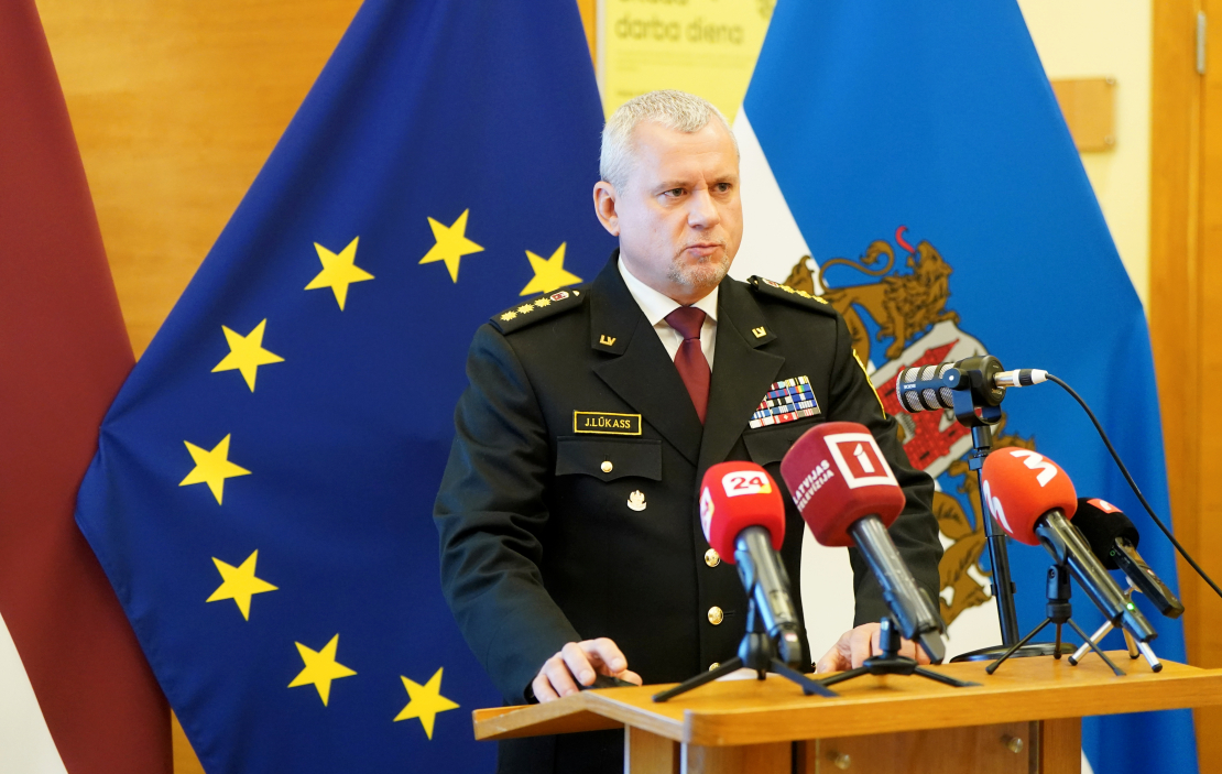 Rīgas pašvaldības policijas priekšnieks Juris Lūkass piedalās preses konferencē, kurā prezentē jauno pašvaldības policijas mobilo lietotni rīdziniekiem.