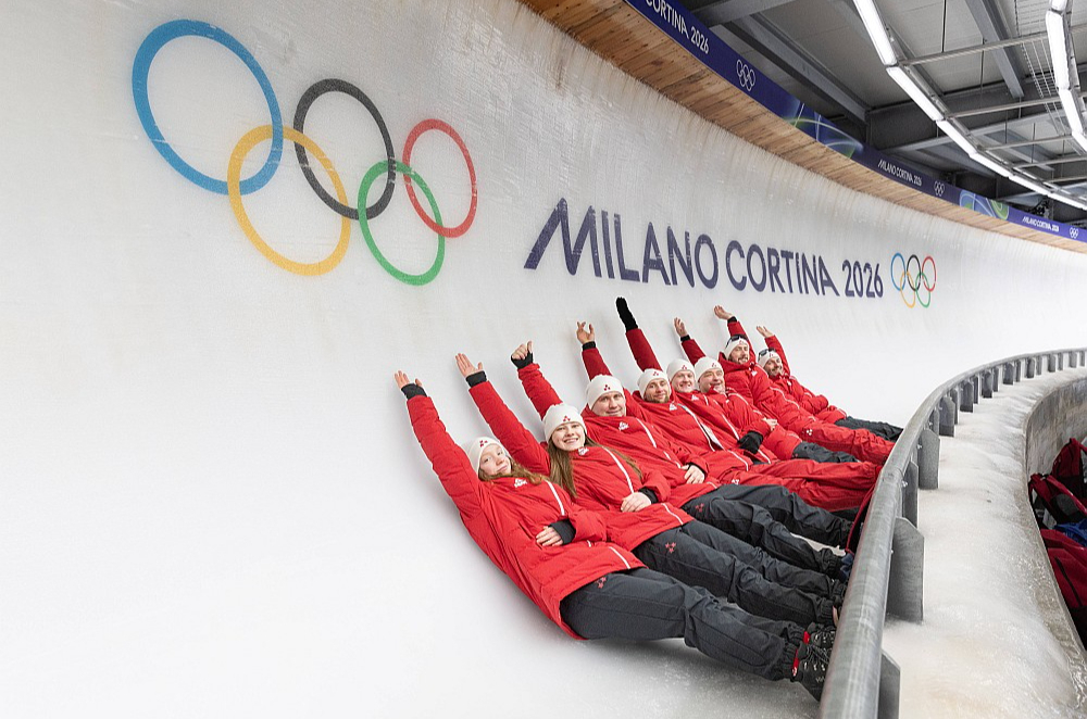 Latvijas kamaniņu sporta dalībnieki Kortīnas trasē.