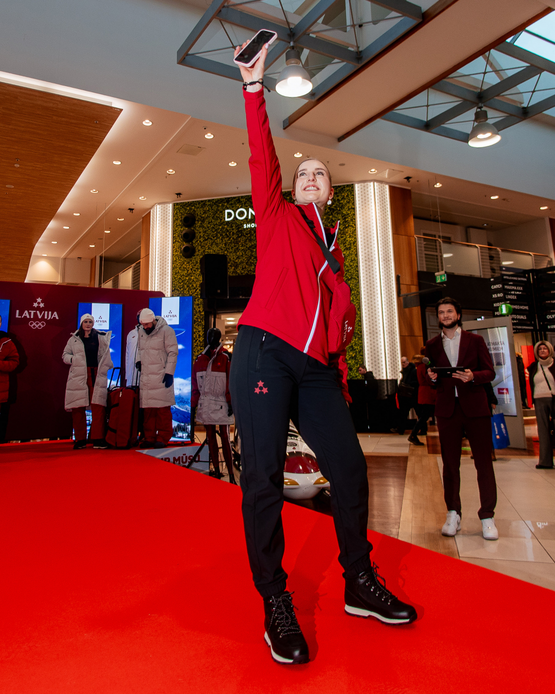 "Komanda Latvija" olimpisko tērpu demonstrācija.