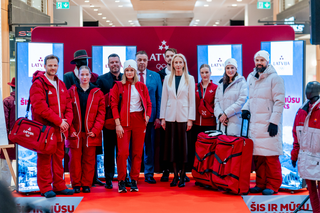 "Komanda Latvija" olimpisko tērpu demonstrācija.