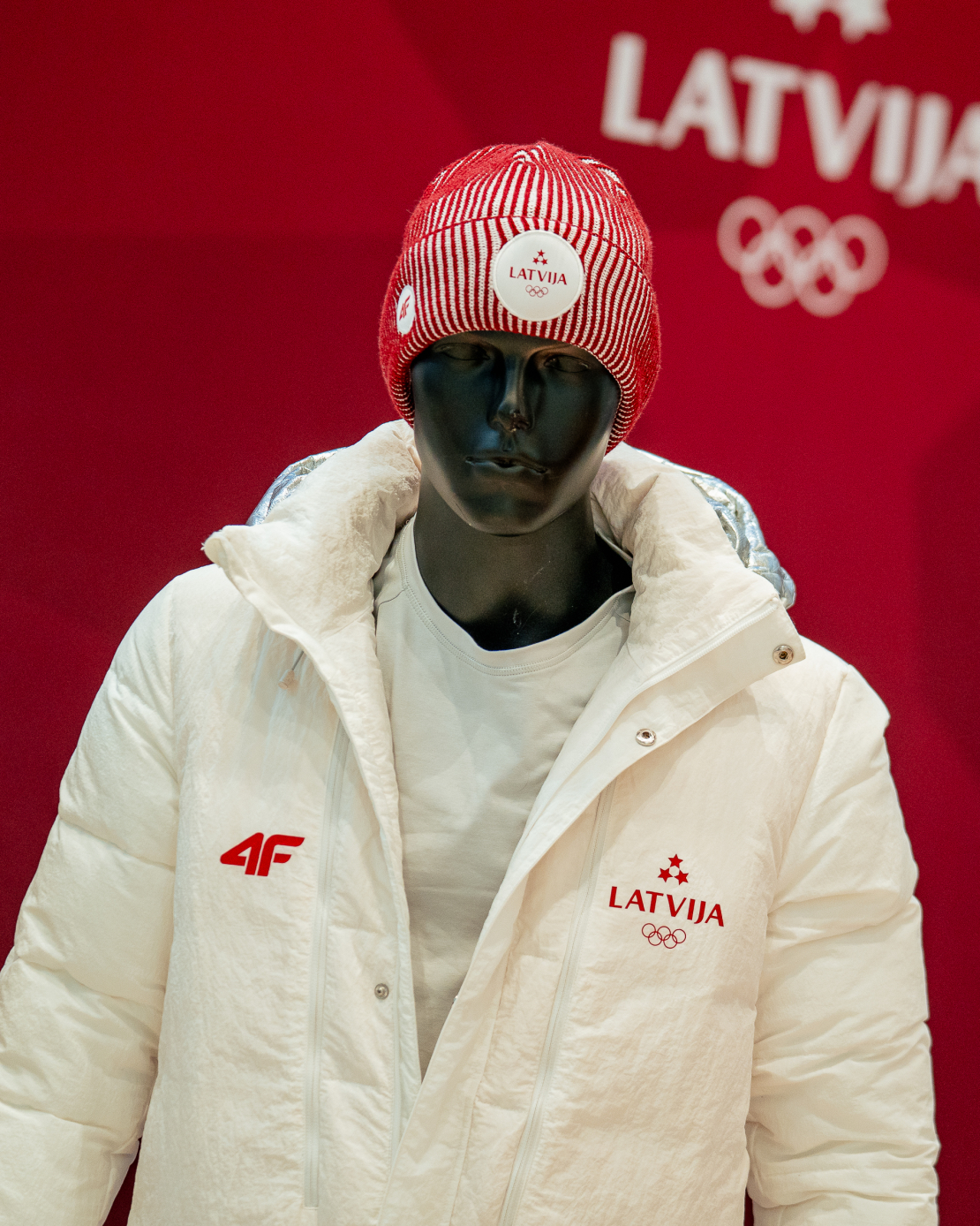 "Komanda Latvija" olimpisko tērpu demonstrācija.
