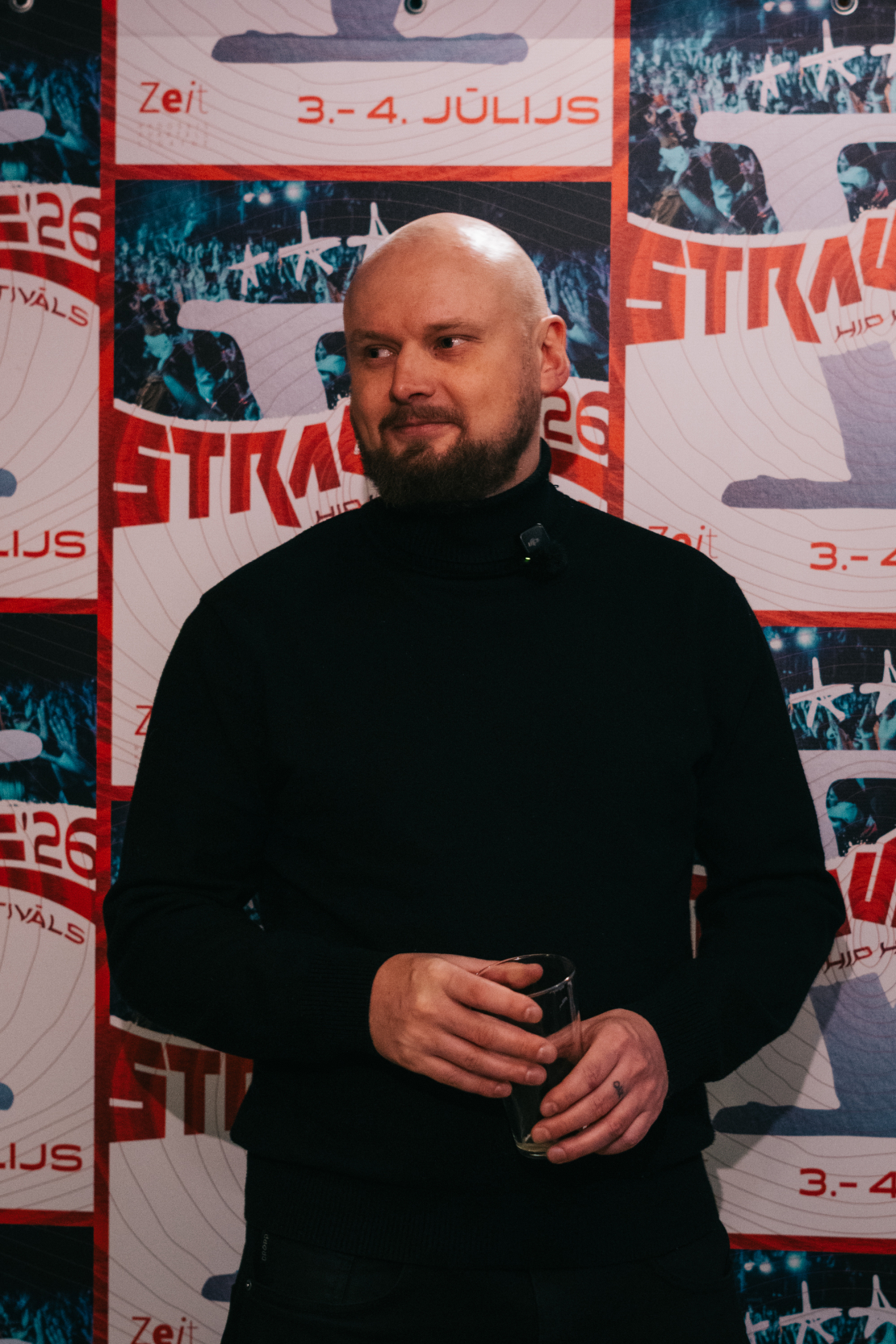 Reperis Eliots festivāla "Straume" ieskandināšanas pasākumā.