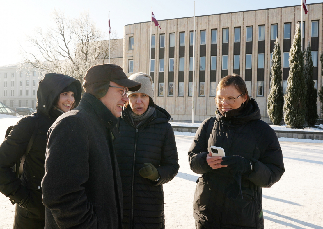 AS "Sadales tīkls" valdes priekšsēdētājs Sandis Jansons piedalās labdarības akcijas "Siltums Ukrainai no Latvijas" atklāšanas pasākumā pie Rīgas Kongresu nama, kurā Latvijas iedzīvotāji un uzņēmumi aicināti ziedot Ukrainas enerģētikas nozares atbalstam Krievijas iznīcinātās enerģētikas apstākļos.