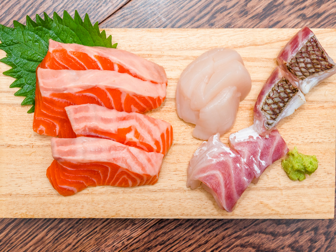 Trekno zivju grupa – lasis, skumbrija, siļķe, sardīnes, forele – ir bagāta ar omega-3 taukskābēm.