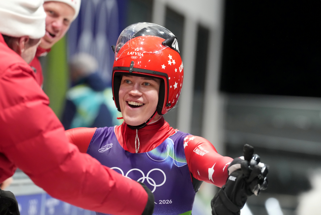 Otrās vietas ieguvēja, kamaniņu braucēja Elīna Ieva Bota sacensībās sievietēm bobsleja, kamaniņu un skeletona trasē Kortīnā