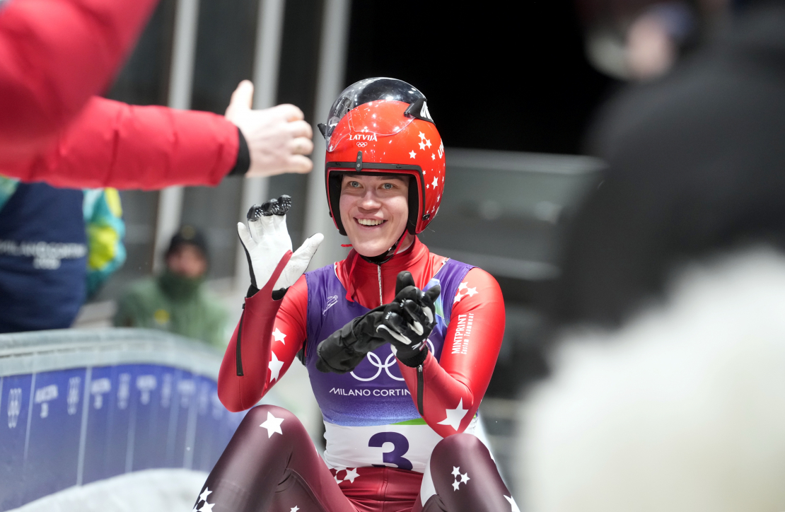 Otrās vietas ieguvēja, kamaniņu braucēja Elīna Ieva Bota sacensībās sievietēm bobsleja, kamaniņu un skeletona trasē Kortīnā