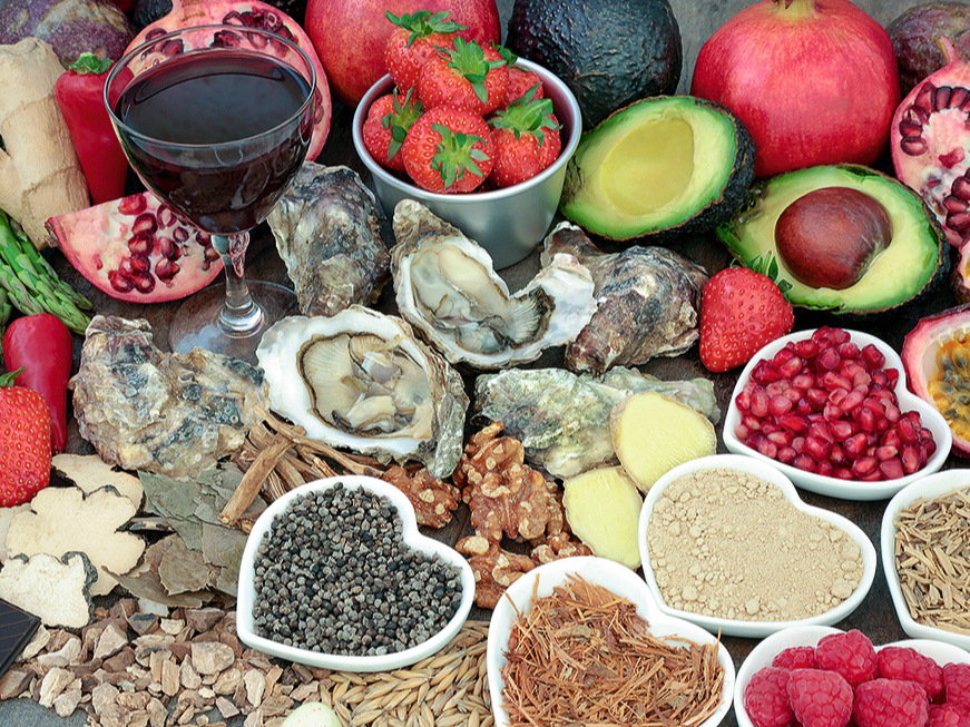 Afrodīziji ir dzērieni, ēdieni, augi un vielas, kas vairo seksuālo enerģiju. 