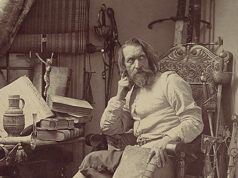 "Brīnišķīgs neprāts vai pie zemes velkošs saprāts?" šo jautājumu risinās izrāde "Dons Kihots" Jaunajā Rīgas teātrī.