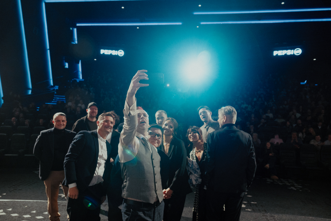 Melnās komēdijas "Perfektie" pirmizrāde.