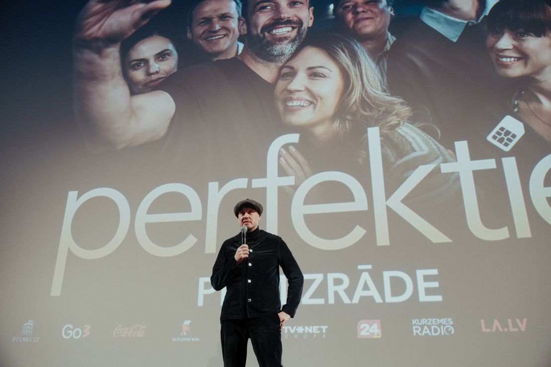 Melnās komēdijas "Perfektie" pirmizrāde.