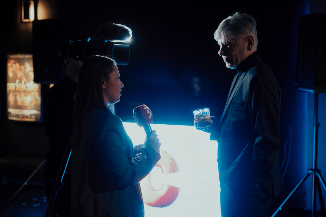 Melnās komēdijas "Perfektie" pirmizrāde.