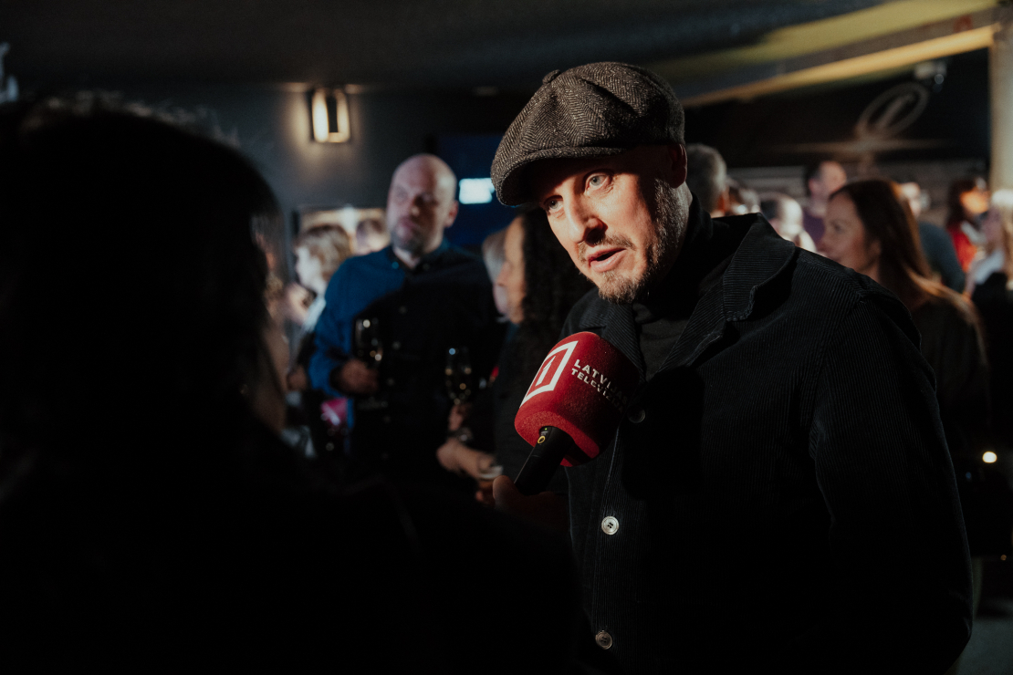 Melnās komēdijas "Perfektie" pirmizrāde.