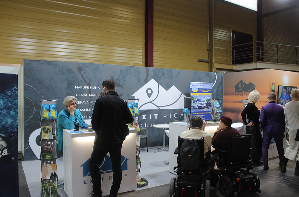 Izstādē "Balttour 2026" ar plašu piedāvājumu piedalījās arī Ukraina. Stendā ar Karpatu kalnu, Vinnicas apgabala un Kijivas tūrisma piedāvājumu iepazīstināja Natālija Ribaka (no kreisās) un Irina Paramzina.