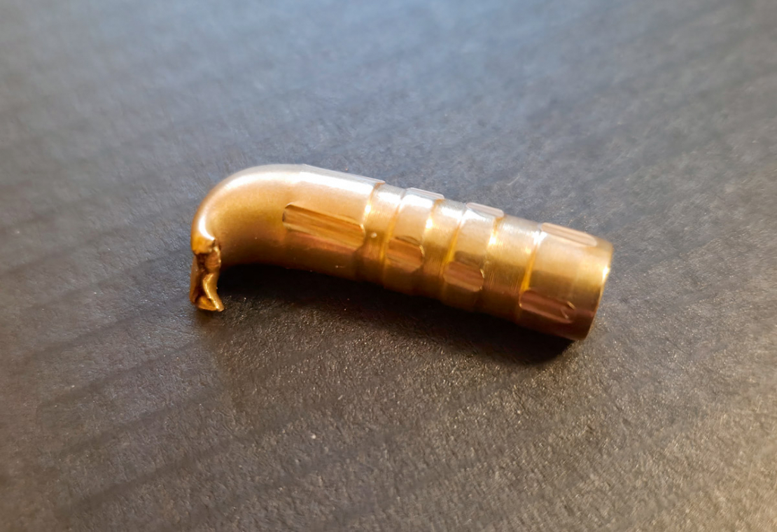 Lode dzīvnieka ķermenī bija iegājusi jau ar sānu pēc tam, kad, visticamāk, bija pieskārusies koka atvasei. Lodes priekšgals ir saliecies, nevis sākusies ekspansija.