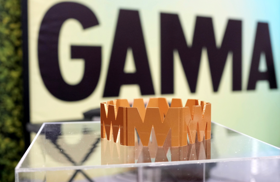 Mūzikas nozares balvas "Gamma" trofeja.