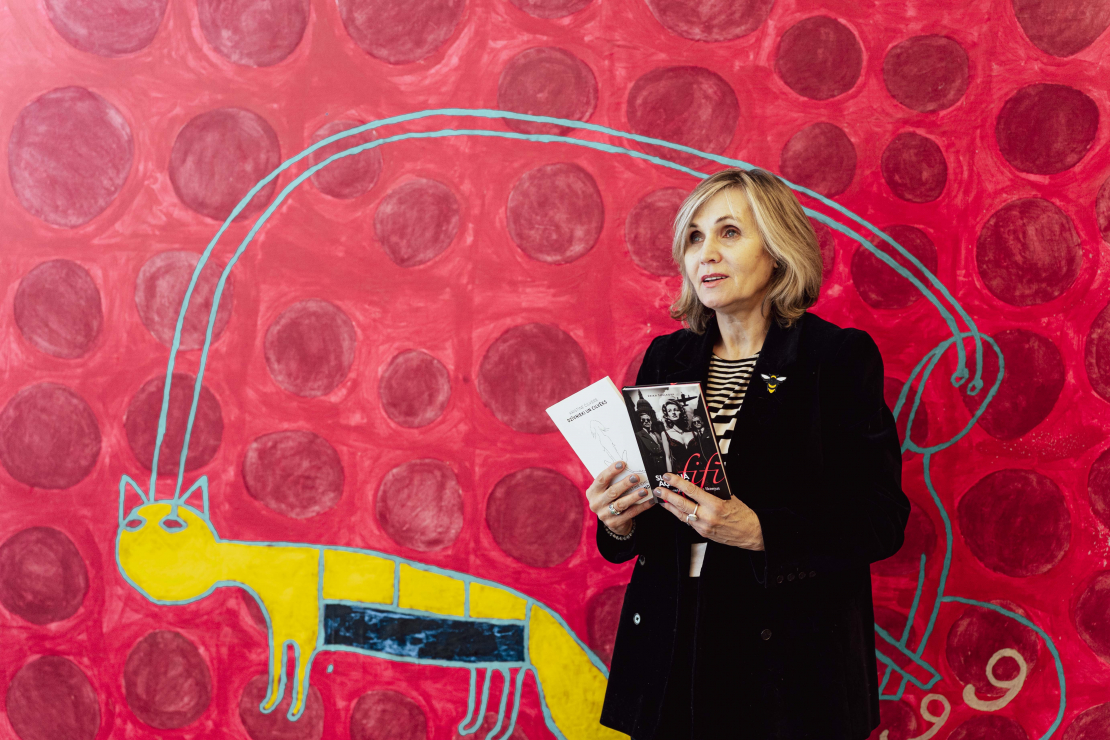 Žurnāliste Ērika Šmeļkova savas grāmatas "Slepenā aģente Fifī. Latviete, kura mainīja likteņus" prezentācijas pasākumā.