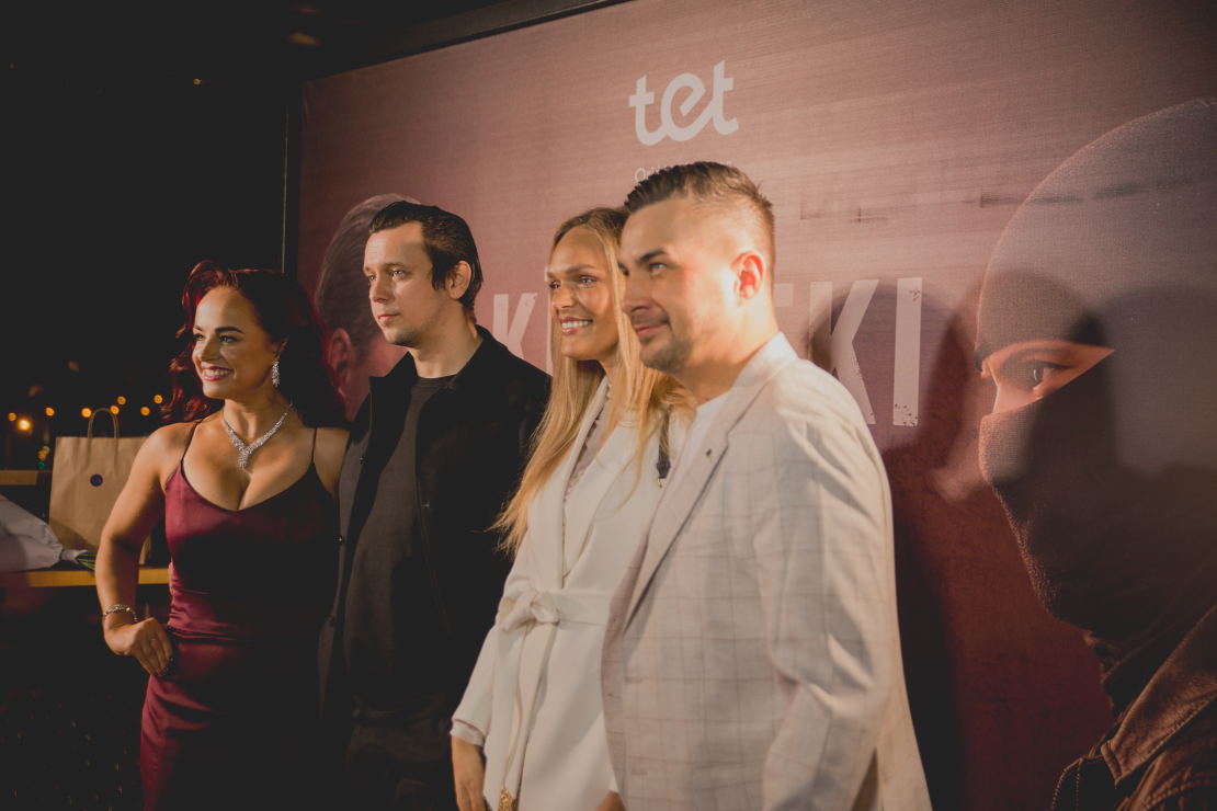 Daudzsēriju filmas "Ķīlnieki" pirmizrāde.