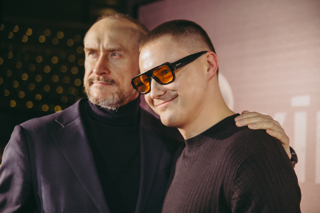 Daudzsēriju filmas "Ķīlnieki" pirmizrāde.