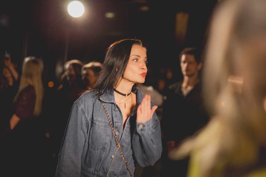 Daudzsēriju filmas "Ķīlnieki" pirmizrāde.