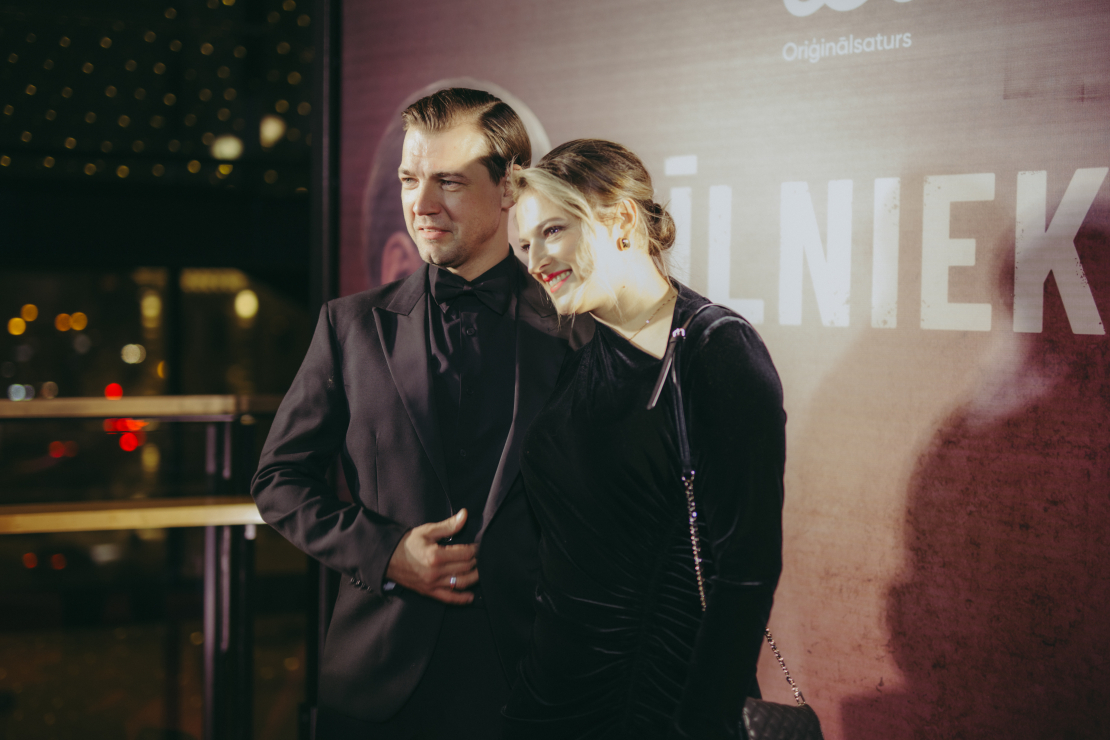 Daudzsēriju filmas "Ķīlnieki" pirmizrāde.