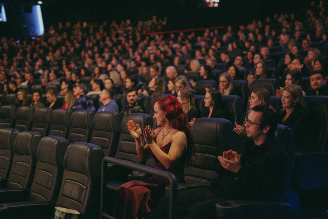 Daudzsēriju filmas "Ķīlnieki" pirmizrāde.