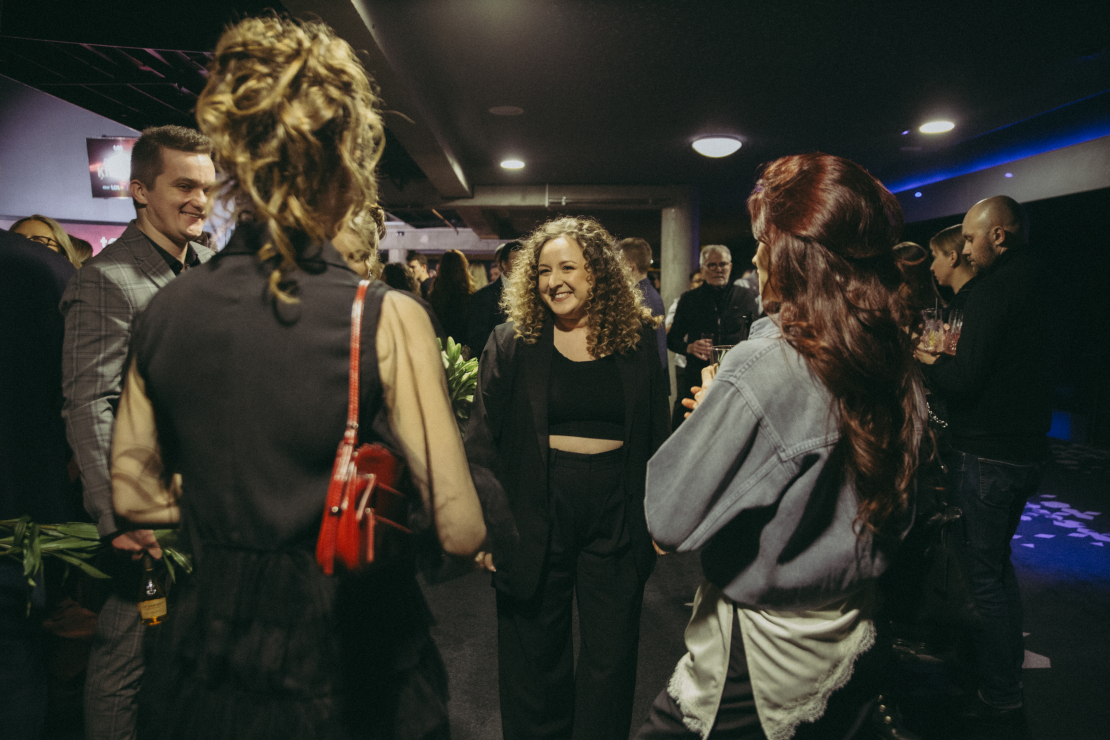 Daudzsēriju filmas "Ķīlnieki" pirmizrāde.