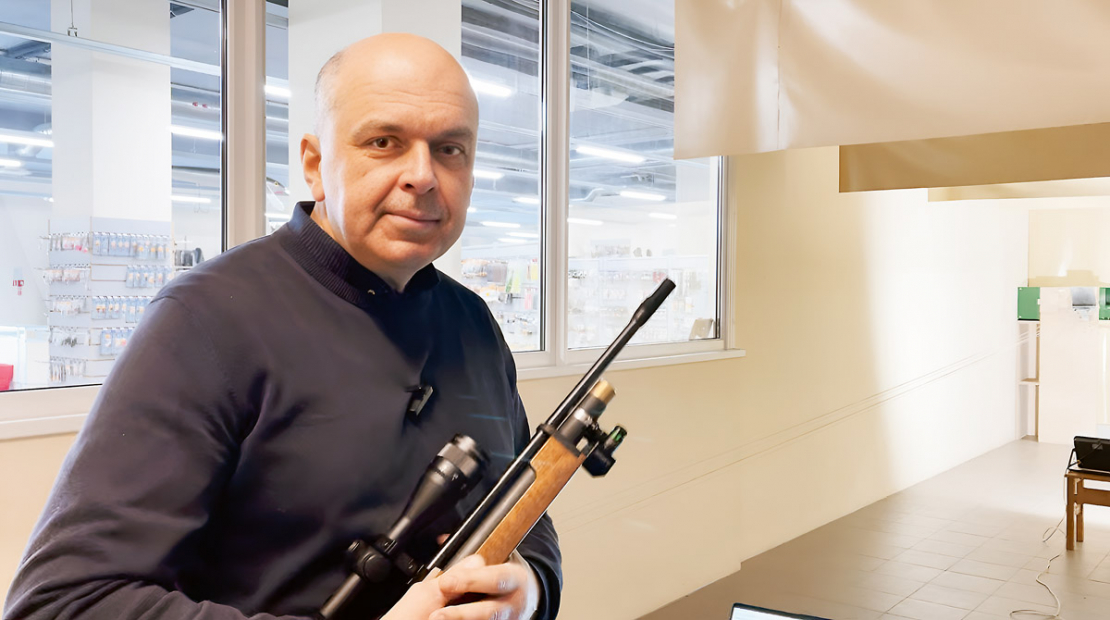 Pieredzējušais sporta šāvējs Agnis Dombrovics.