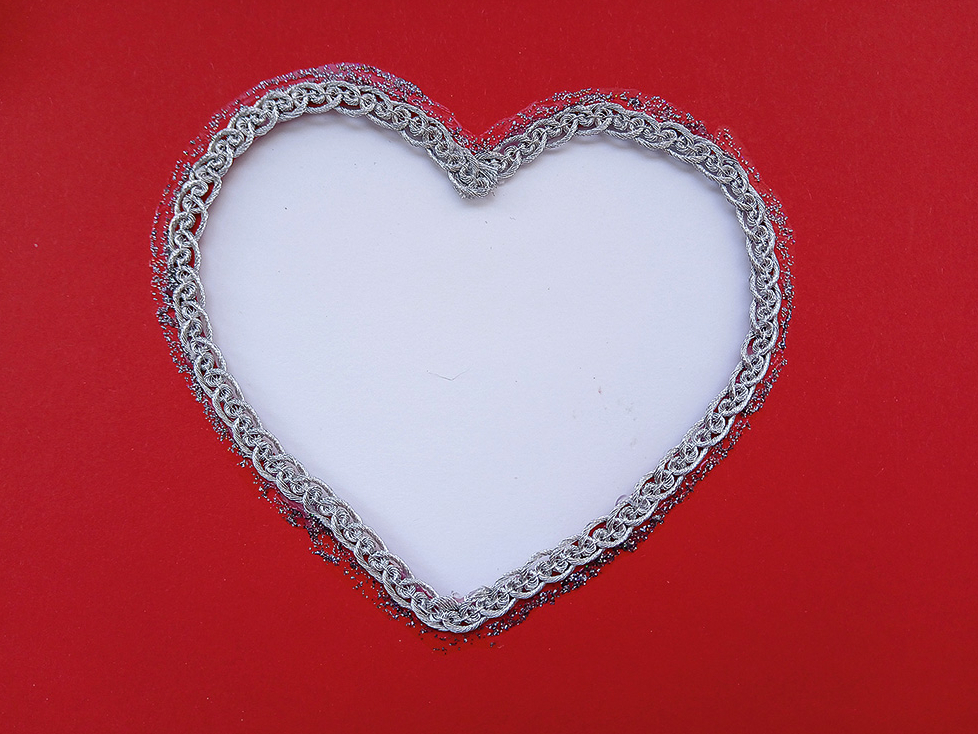 4. Iegūst šādu izdekorētu kartīti.