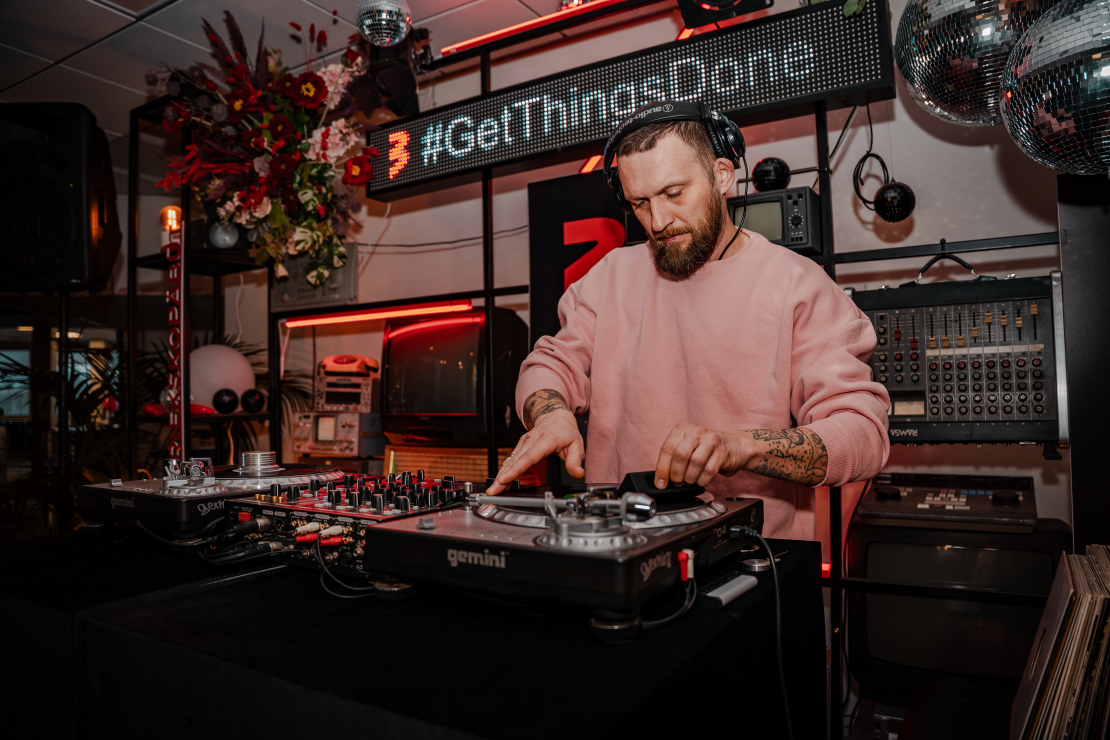 Ieskandina šova "Koru kari" jauno sezonu.