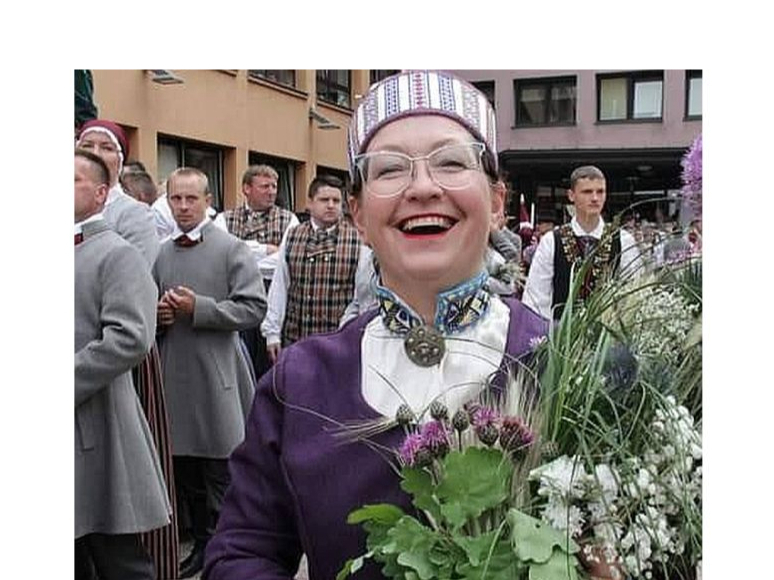 Madonas novada Kultūras centra kultūras projektu vadītāja metodiskā darbā, režisore Ināra Cakule.