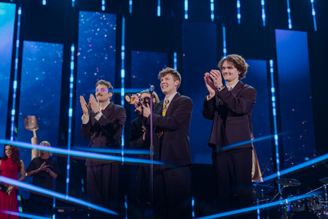 “Zelta mikrofona” ceremonijā noskaidroti laureāti 20 kategorijās. "Sudden Lights".