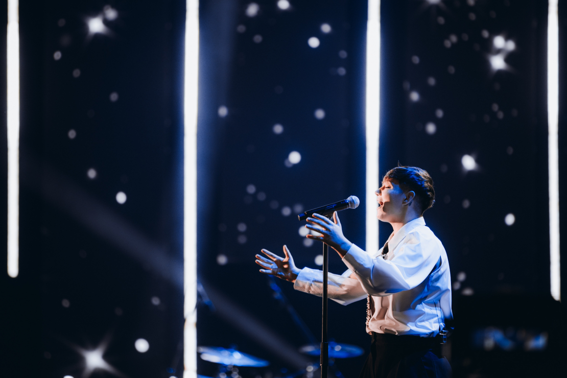 “Zelta mikrofona” ceremonijā noskaidroti laureāti 20 kategorijās. 