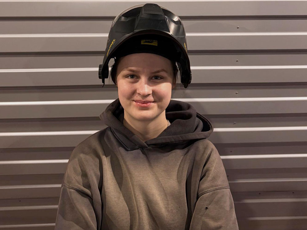 Laine sākotnēji nevienam neteica, ka vēlas strādāt par metinātāju. Bija bažas par stereotipiem un aizspriedumiem.