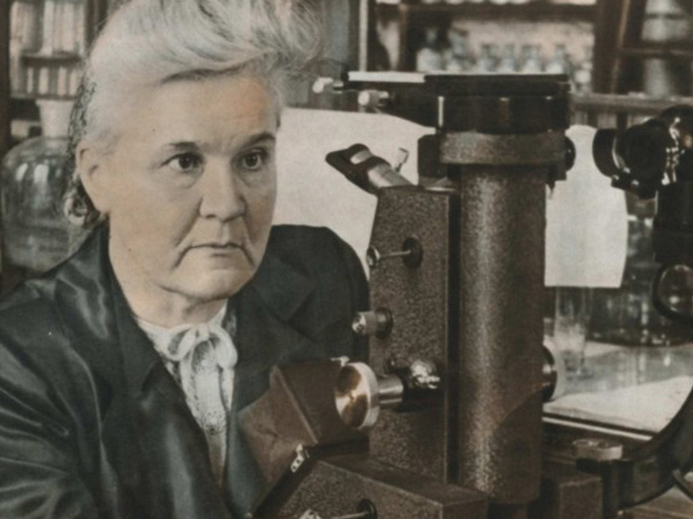 Akadēmiķe Lidija Liepiņa  – gāzmaskas izgudrotāja. Attēls no žurnāla “Zvaigzne”, Nr.5.