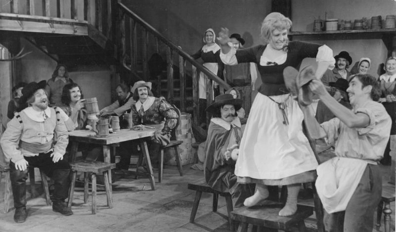 Stāsta Jānis Streičs. Leimaņu dzimtas sāga trijās paaudzēs.