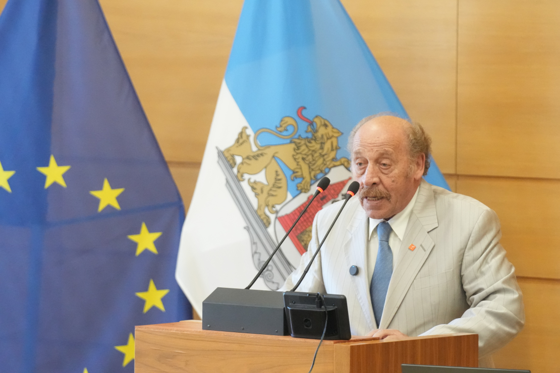 Rīgas domes deputāts Jakovs Pliners ("Stabilitātei") piedalās domes sēdē.
