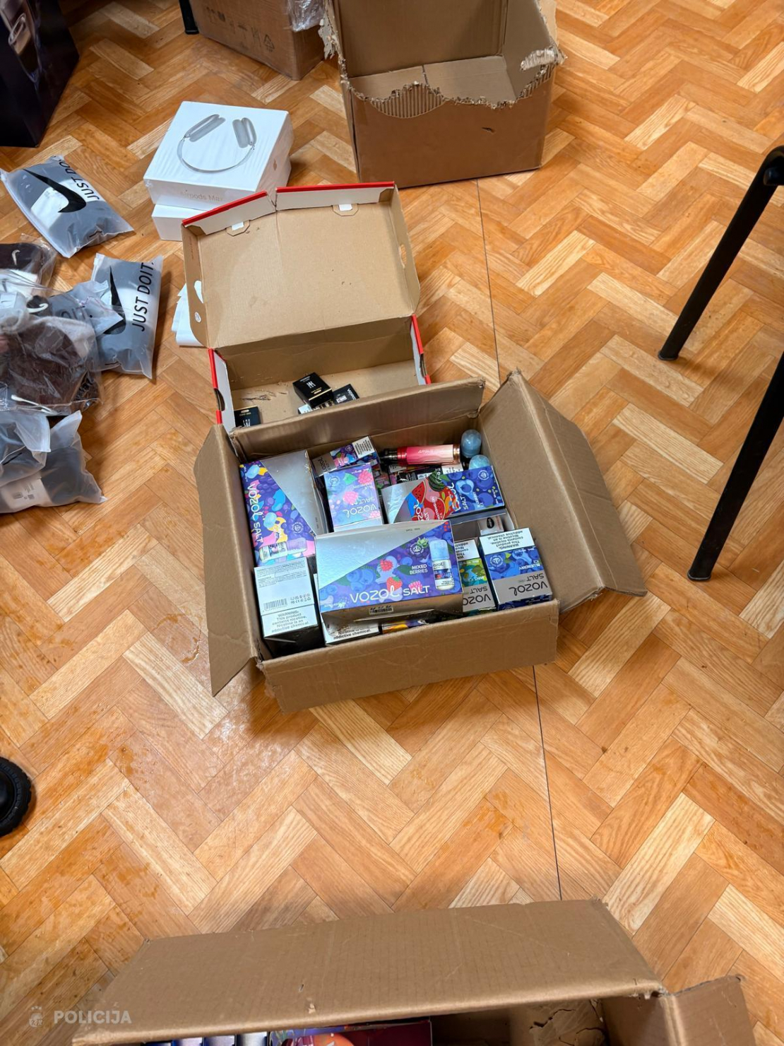 Valsts policija Latgalē izņem smēķēšanas šķidrumus un viltojumus.