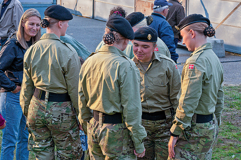 Visām dāņu sievietēm jāgatavojas karot.