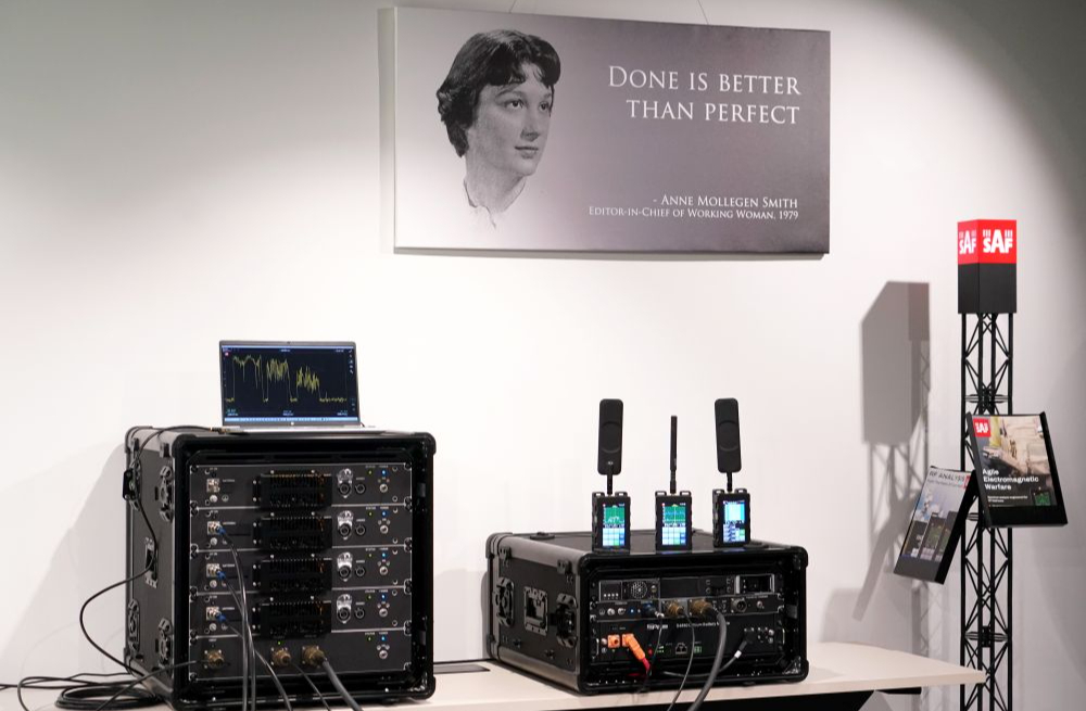 Uzņēmuma AS "SAF Tehnika" izstrādātās radio signālu traucēšanas iekārtas prototips.