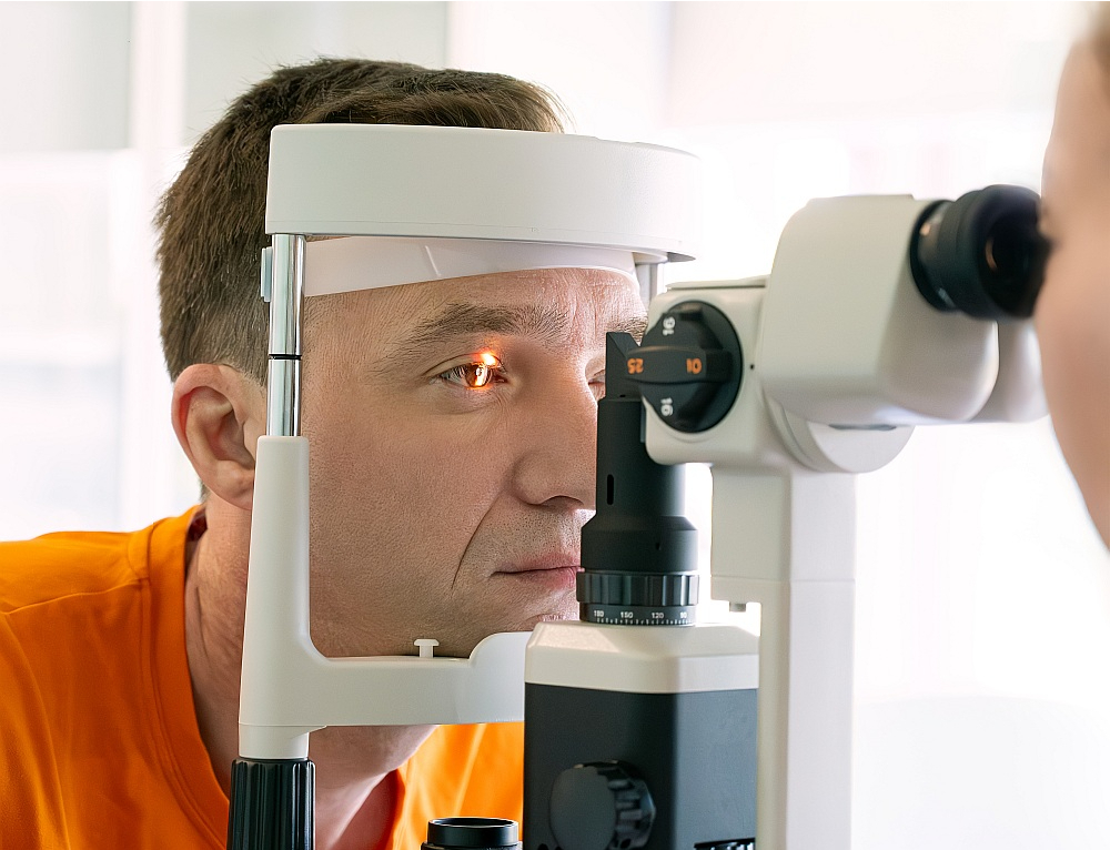 Pēc četrdesmit gadu vecuma par acu veselību jāgādā daudz rūpīgāk.