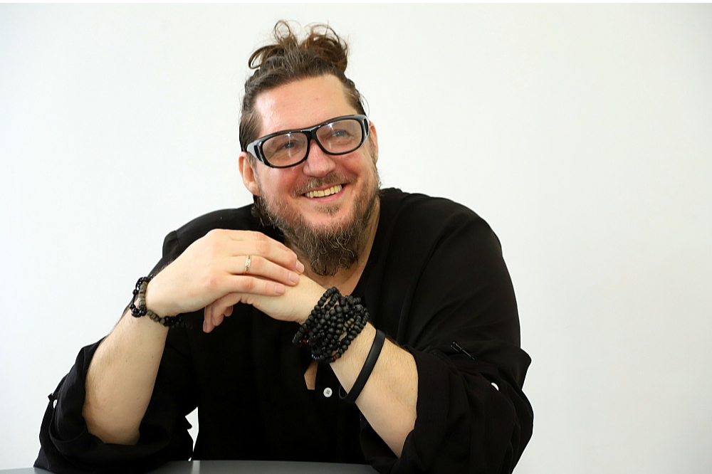 Regnārs Vaivars: "Nodomāju, ka būtu interesanti uztaisīt izrādi par Aiju ar visām trim viņas meitenēm ar darbību Jaunsudrabiņa laikā."