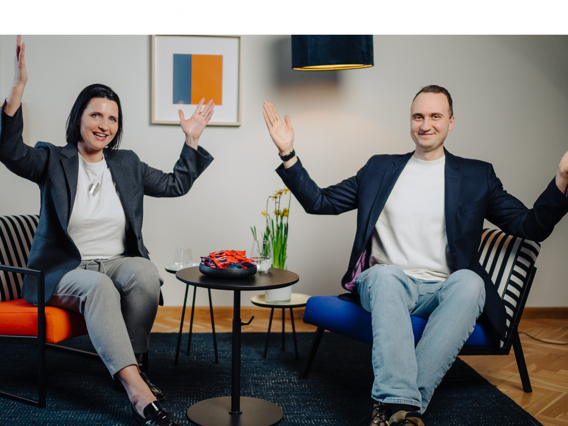 Latvijas vecāku organizācijas vadītāja Inga Akmentiņa-Smildziņa un ārsts psihoterapeits Artūrs Miksons.