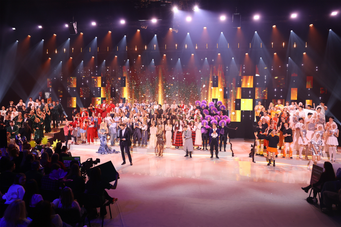 Muzikālā šova "Koru kari" 2. tiešraide.