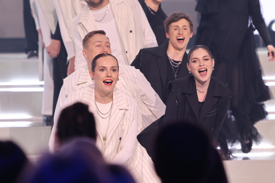 Muzikālā šova "Koru kari" 2. tiešraide.