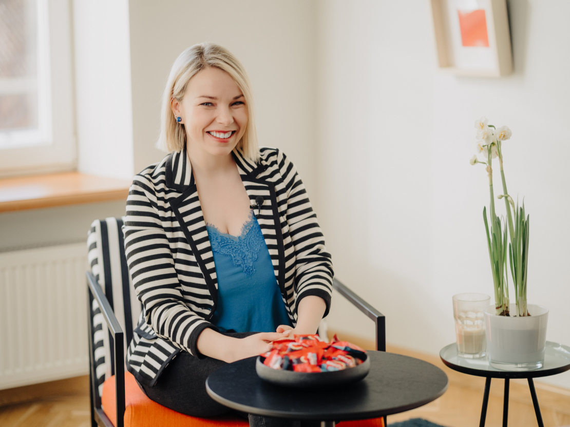 Dziedātāja Ieva Sutugova.