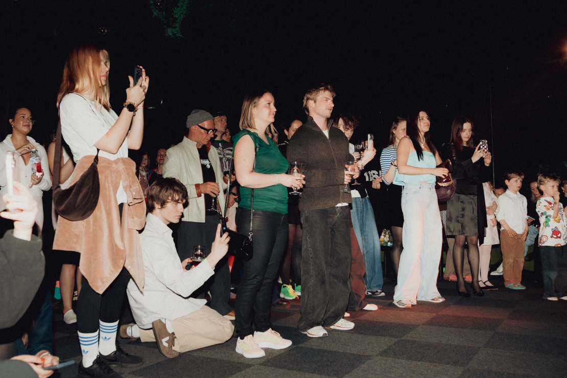 Martas jaunā albuma "Wrong Woman (According to the Rule Book)" prezentācija.